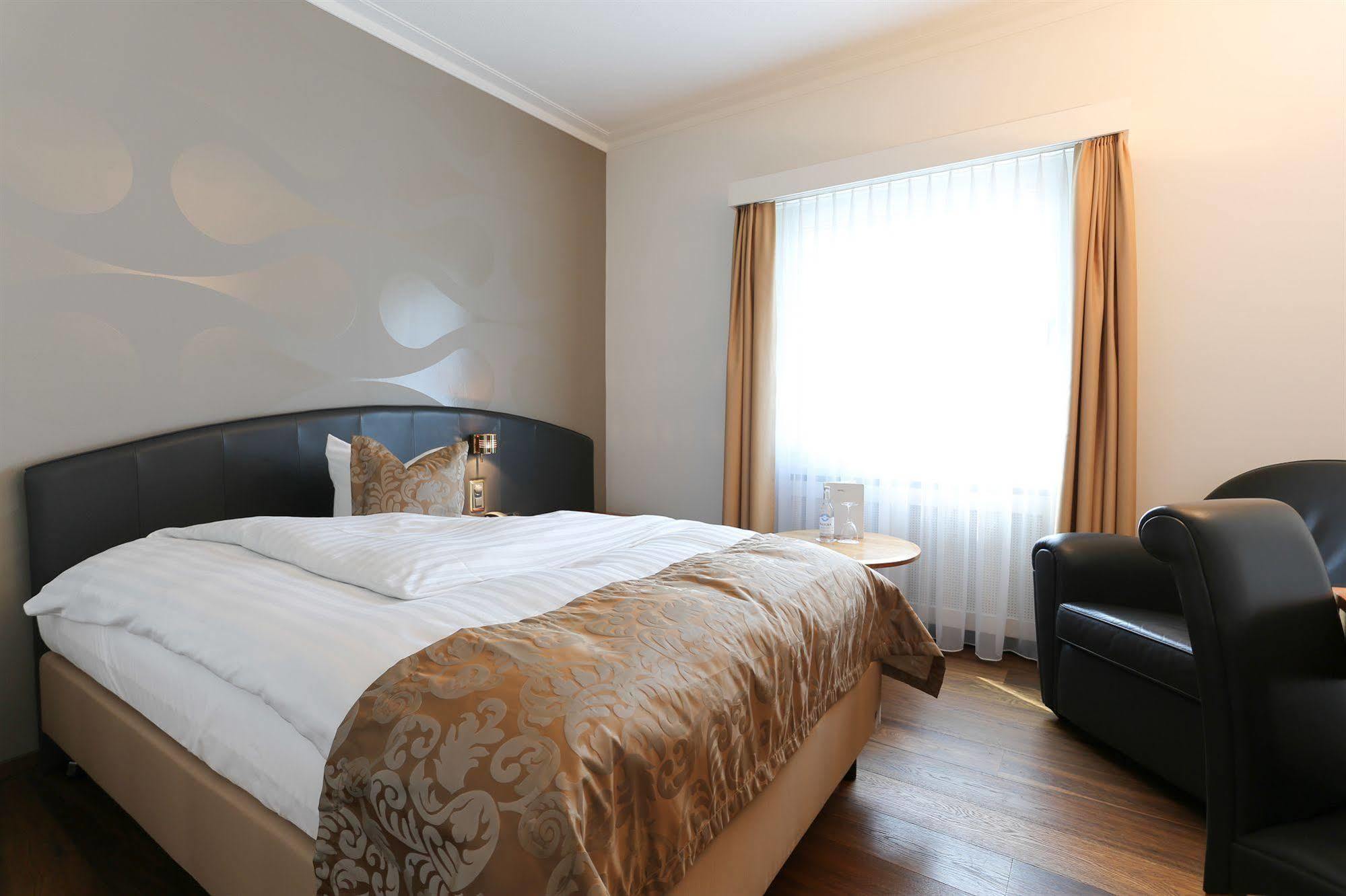 Hotel Uzwil ภายนอก รูปภาพ